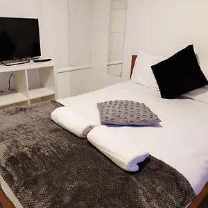 https://cosy-home-near-central-e1.cambridgehotelsuk.com