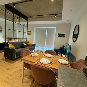 https://luxury-flat-with-balcony-river-view-o2-arena-excel.cambridgehotelsuk.com